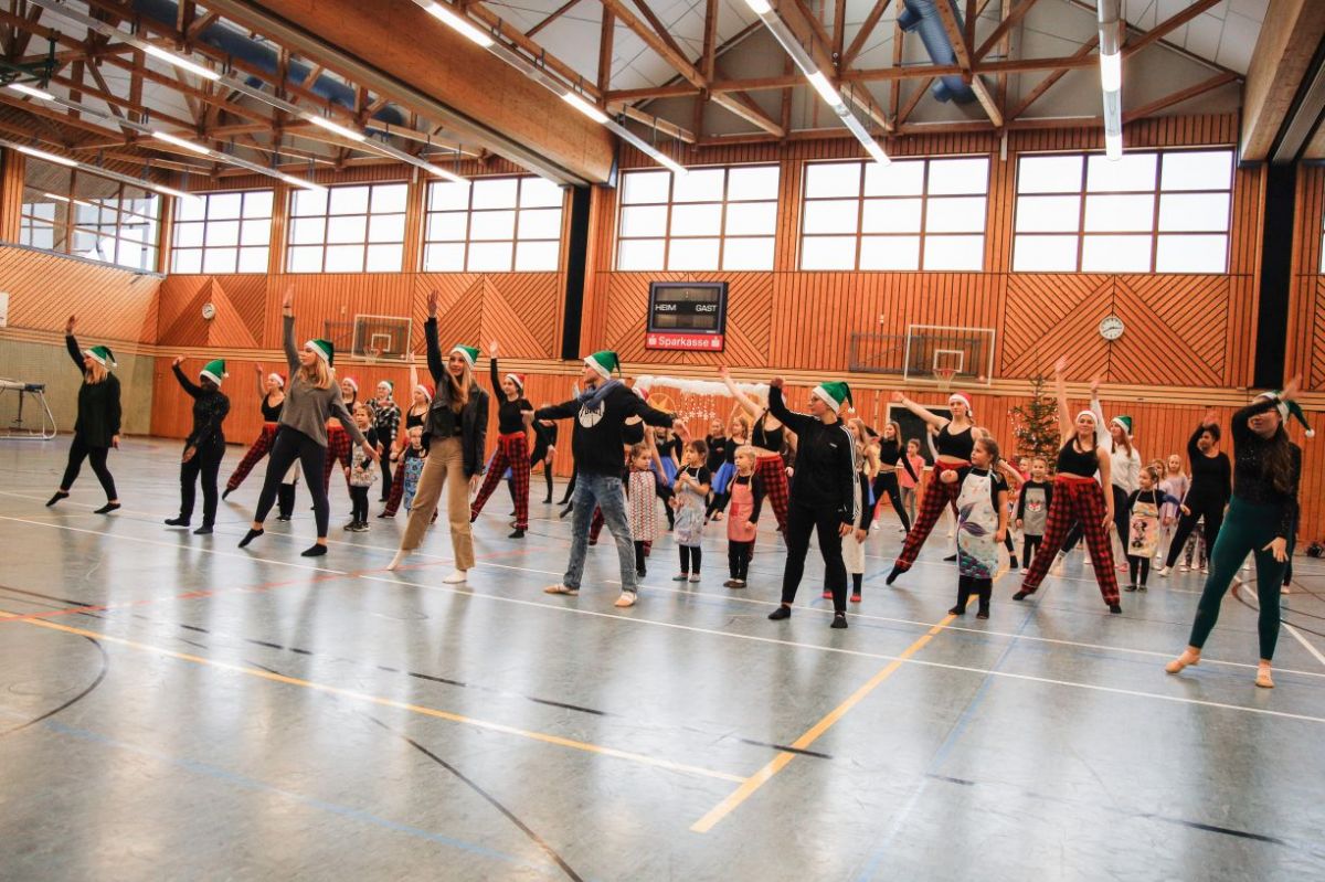 TVW_Weihn.Turnnachmittag_2022_0009