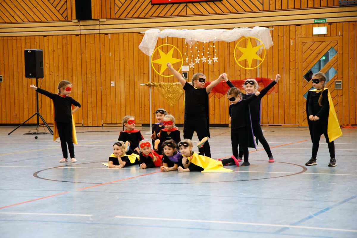 TVW_Weihn.Turnnachmittag_2022_0044