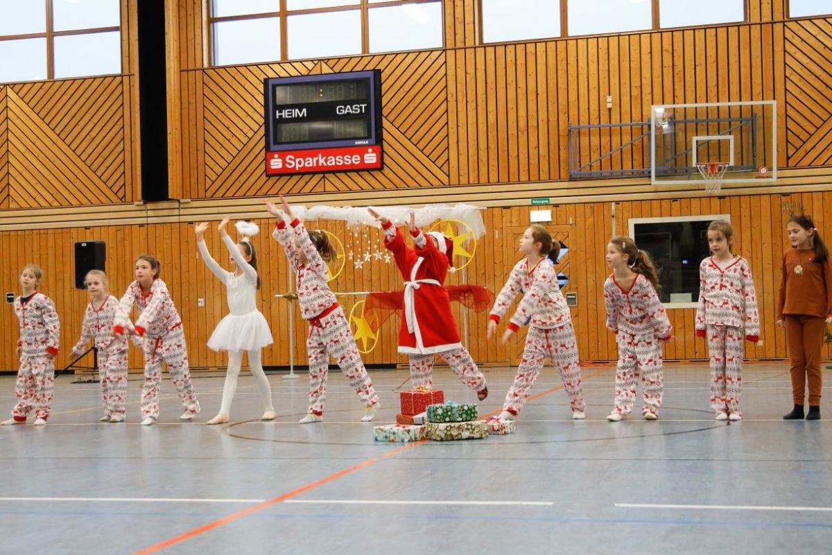 TVW_Weihn.Turnnachmittag_2022_0079